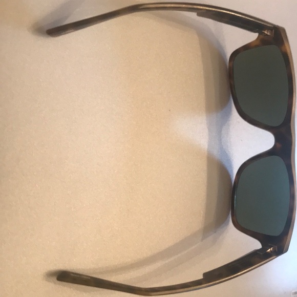 Sunglasses - Picture 3 of 4